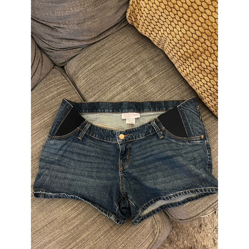 NWOT Maternity Denim Shorts size 10